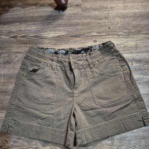 one 5 one Women's Khaki Cargo Shorts